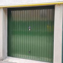 porta basculante zincata verde