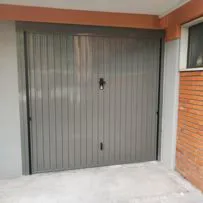 Dettaglio spalla ridotta 50mm porta basculante salvaspazio Serrmetall