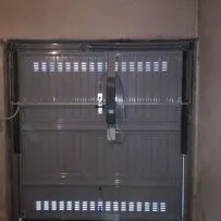 Dettaglio spalla ridotta 50mm porta basculante salvaspazio Serrmetall