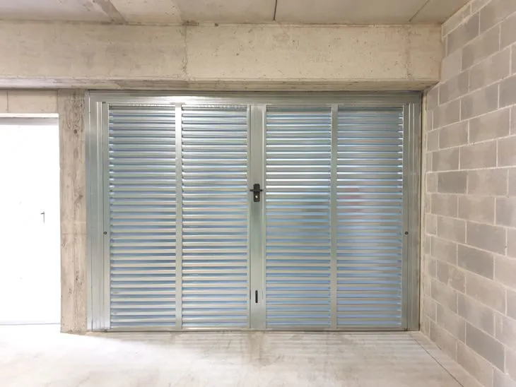Porte basculanti alettate